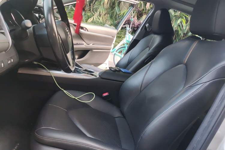 Used Toyota Camry 2018 Dual-Engine 2.5 HG Luxury Edition Left Front Seat