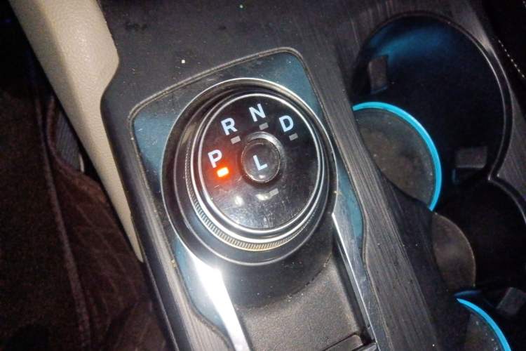 Used Ford Focus 2019 Two-Door EcoBoost 125 Automatic Trendy Model China V Standard Gear Lever