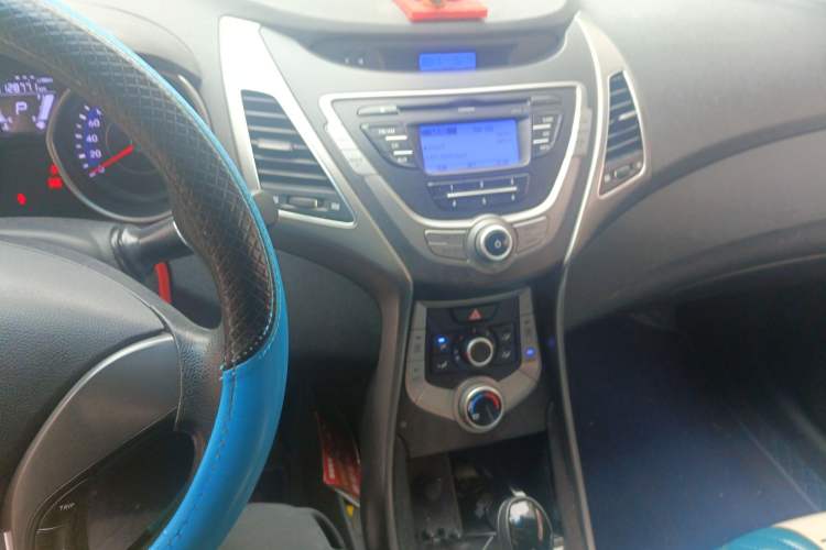 Used Hyundai Elantra (5th Generation / Langdong) 2015 1.6L Automatic Fashion Model