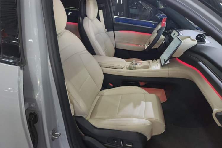 Used Nio ES6 2024 75 kWh
