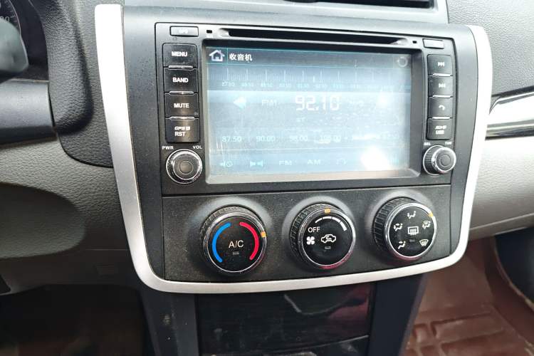 Used Zotye Z300 2014 1.5L Urban Edition Manual Luxury Model
