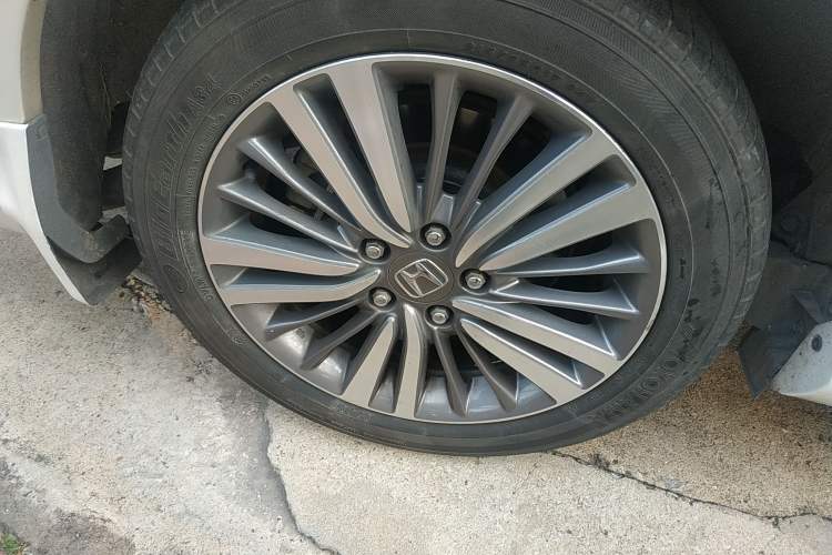 Used Honda Odyssey 2018 2.4L Luxury Edition Right Rear Wheel Hub