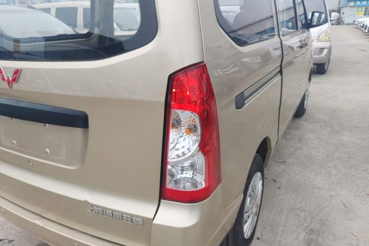 Used Wuling Rongguang 2020 1.2L S Base Model China VI Exterior 3