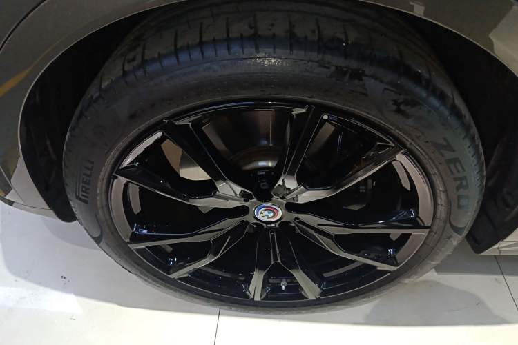 Used BMW X7 2023 xDrive M60i Exterior 4