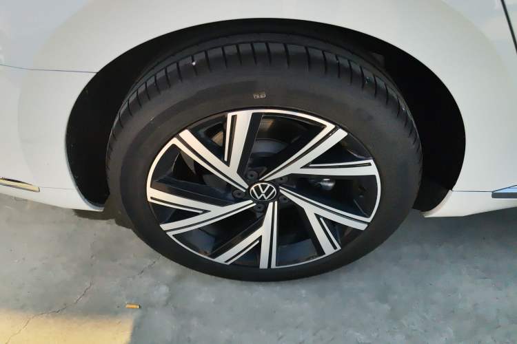 Used Volkswagen FAW-Volkswagen CC 2025 Model, Facelifted, 330TSI, Glamorous—Shared Edition Exterior 8