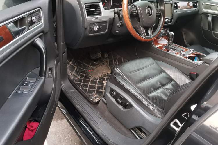 Used Volkswagen Touareg 2011 3.0 TSI Standard Version Driver Seat