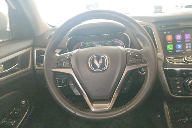 Used CHANGAN CS75 2017 Shangkui Edition 1.5T Automatic Fengyue Model
