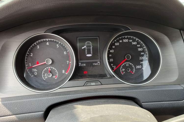 Used Volkswagen Golf 2015 1.6L Automatic Comfort Model Instrument Cluster