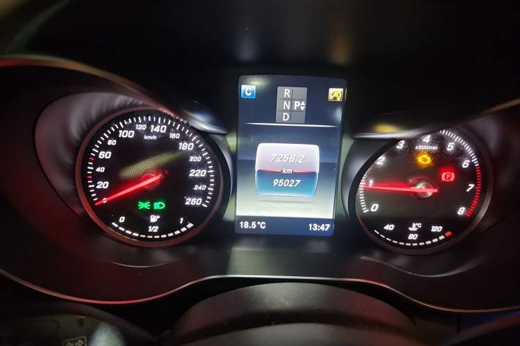 Used Mercedes-Benz GLC 2018 GLC 260 4MATIC Luxury Model