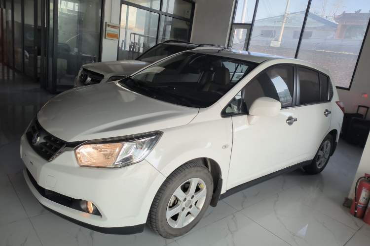Used Venucia R50 2013 1.6L Automatic Luxury Edition
