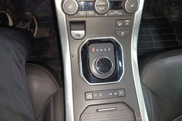 Used Land Rover Range Evoque 2017 2.0T SE Smart Glow Edition Gear Lever