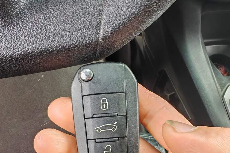 Used Citroen Elysee 2015 Qishang Edition 1.6L Automatic Fashion Model
