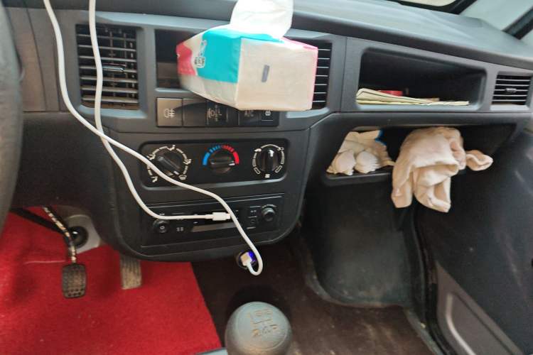 Used Wuling Zhiguang 2023 1.5L Practical Version 5/7 Seats Audio And AC Panel