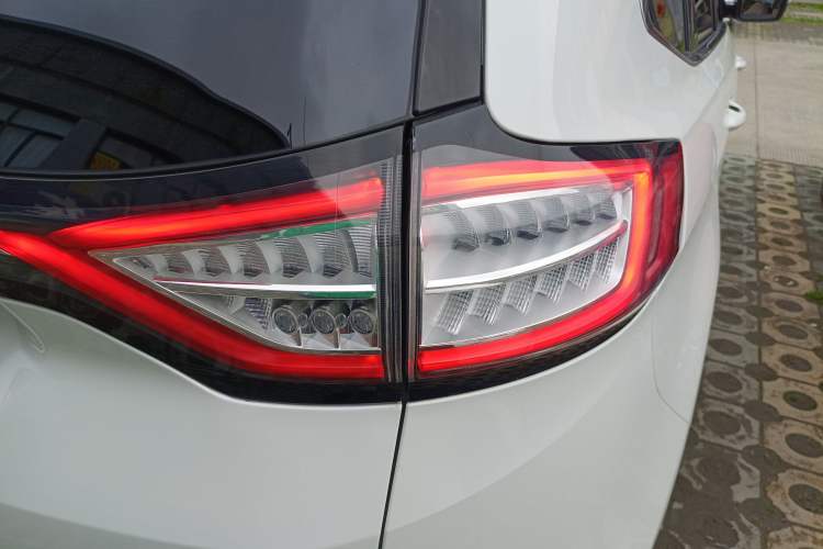 Used Ford Edge 2016 EcoBoost 245 Two-Wheel-Drive Titanium 5-Seater