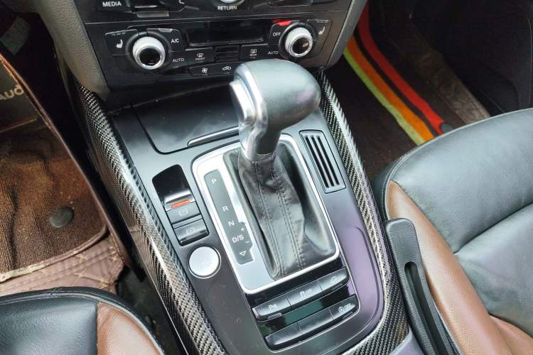 Used Audi Q5 2018 Collector's Edition 40 TFSI Technology Model