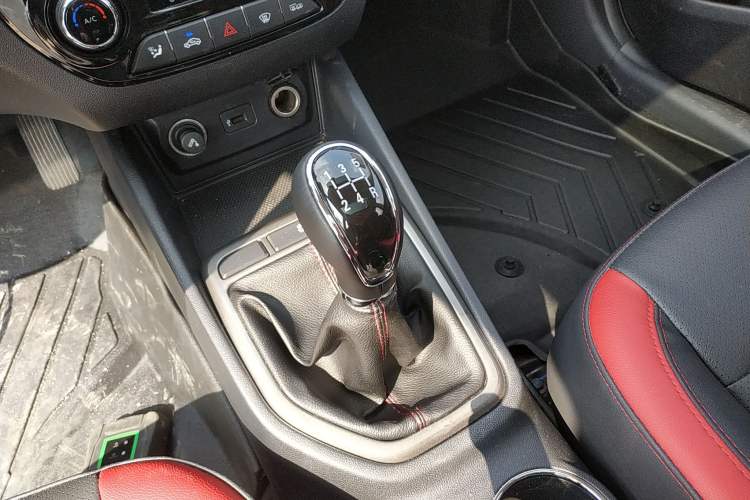 Used CHANGAN Eado 2015 1.6L Manual Junku Model China V Standard Gear Lever