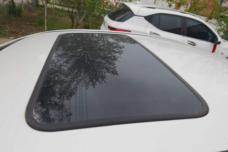 Used CHANGAN Eado 2014 1.6L Automatic Luxury Model Roof