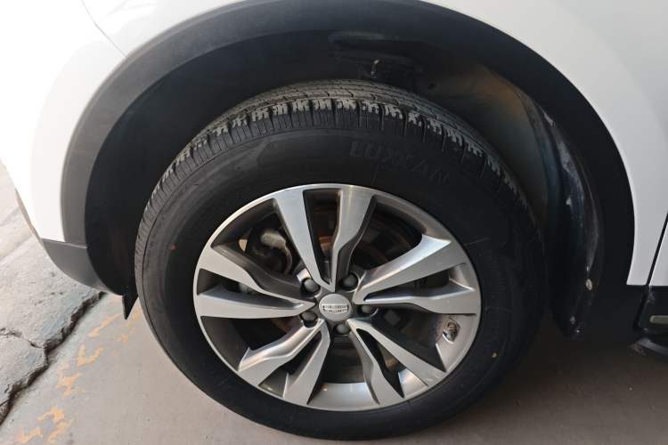 Used Geely Auto Emgrand X7 Sport 2016 1.8TD Automatic ZhiShang Model Left Front Wheel Hub