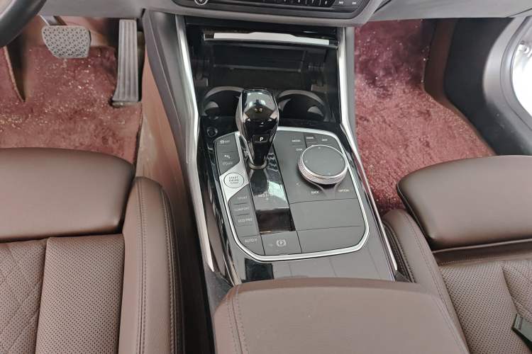 Used BMW 3 Series 2022 Restyled 320Li M Sport Package Gear Lever