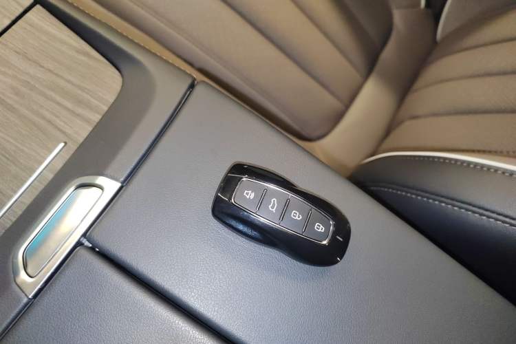 Used Ford Equator 2023 EcoBoost 225 Premier PLUS 7-Seater (2/2/3)
