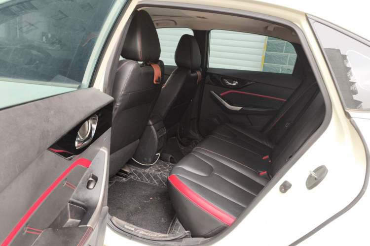 Used Venucia D60 2019 100 000 Honor 1.6L XL CVT Chenku Edition China VI Standard
