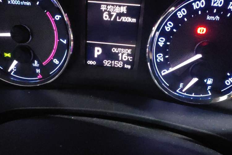 Used Toyota Corolla 2017 1.2T CVT GL-i Odometer Close Up