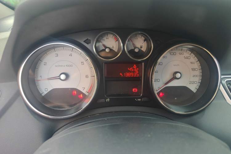 Used Peugeot 308 2014 Enjoy Edition Classic 1.6L Manual YouShang Model
