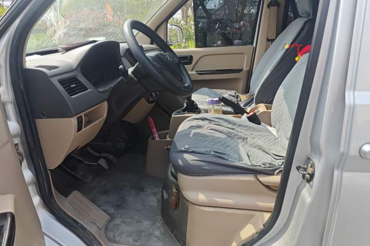 Used Wuling Rongguang 2014 1.2L S Standard Model
