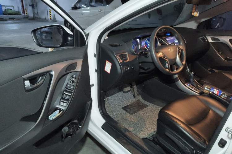 Used Hyundai Elantra (5th Generation / Langdong) 2016 1.6L Automatic Prestige Model
