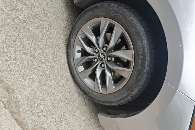 Used Toyota Avalon 2019 Dual-Engine 2.5L Luxury Edition China VI Standard