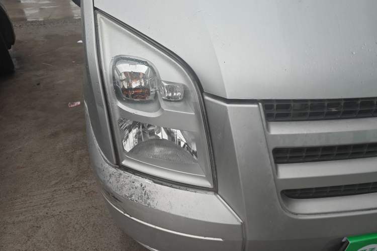 Used Ford Transit Custom 2009 2.4T Diesel Luxury Short Wheelbase Mid-Roof Emission Standard III
