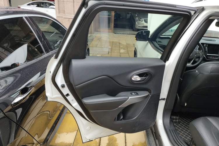 Used Jeep Cherokee 2020 2.0T Two-Wheel Drive Leading Edition