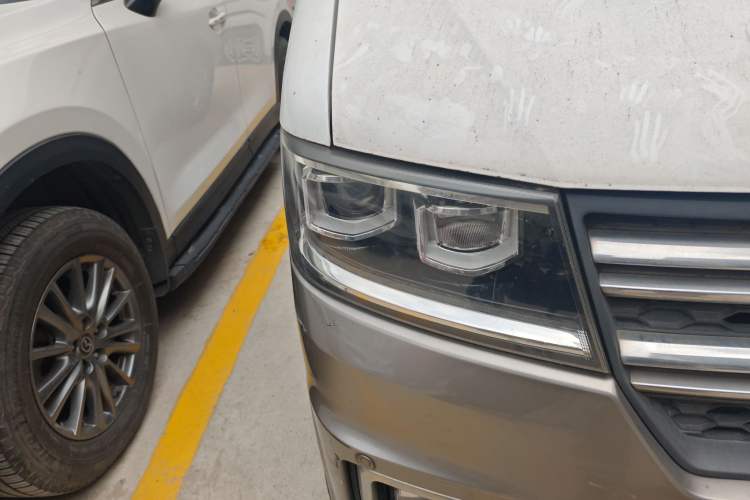 Used Jinbei New Hiace S 2018 1.5L Wealth Edition Van DLCG14 Right Front Headlight