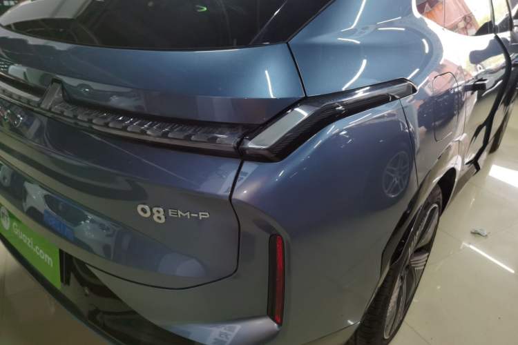 Used Lynk & Co 08 EM-P 2025 220 km All-Wheel-Drive Performance Halo