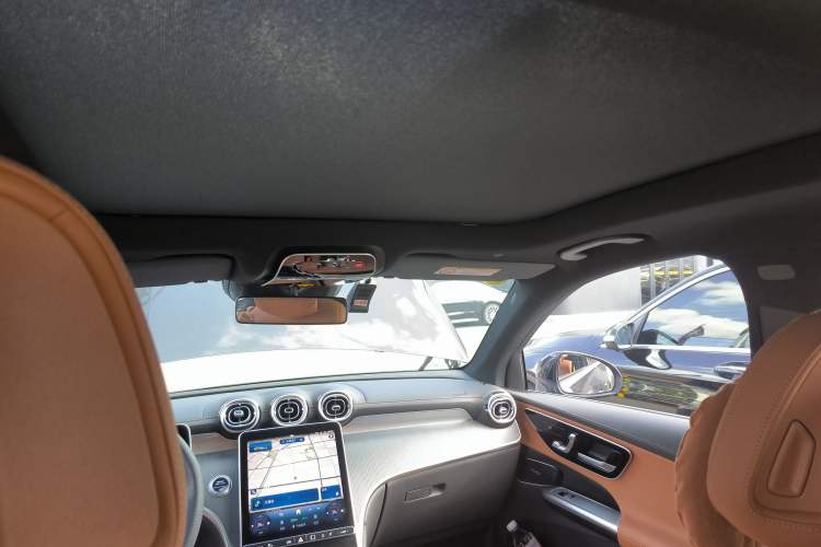 Used Mercedes-Benz GLC 2025 GLC 260 L 4MATIC Luxury Model
