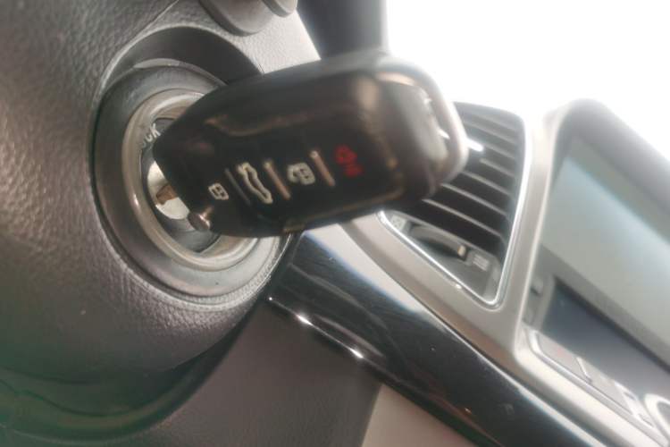 Used Chevrolet Captiva 2012 2.4L 4x4 Flagship Edition 7 Seats