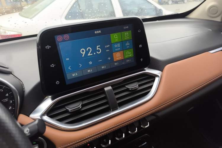 Used Baojun 510 2017 1.5L Automatic Luxury Model Audio And AC Panel