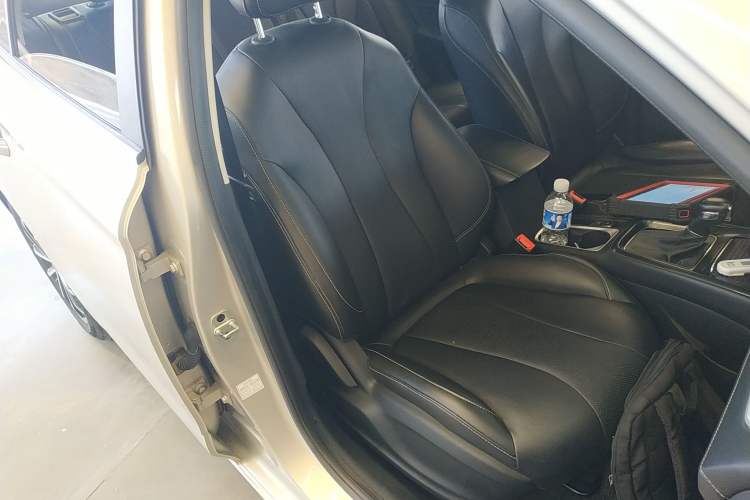 Used Roewe i5 2020 1.5L Automatic 4G Connect Luxury Flagship Edition