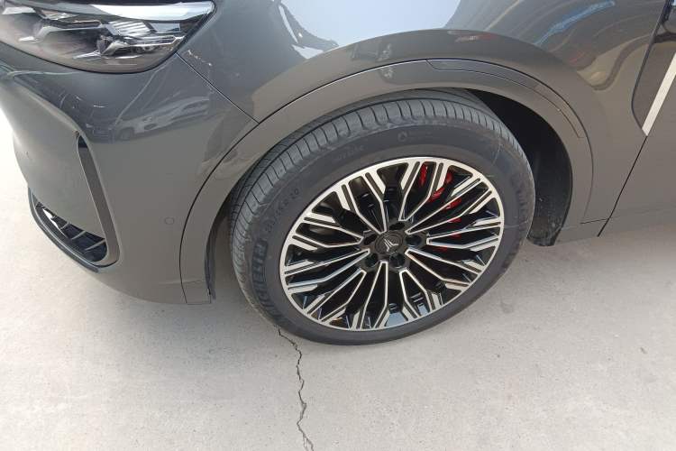 Used VOYAH FREE 2025 Model FREE+ Rear-Drive Qiankun Edition Left Front Wheel Hub