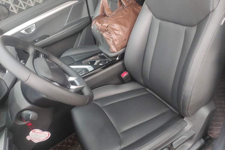 Used Wuling Asta 2021 1.5T CVT Starlight Edition Left Front Seat