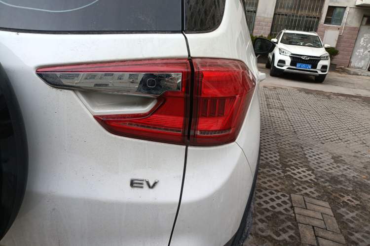 Used BYD Yuan New Energy 2019 EV535 Smart Connect Trendsetting Model
