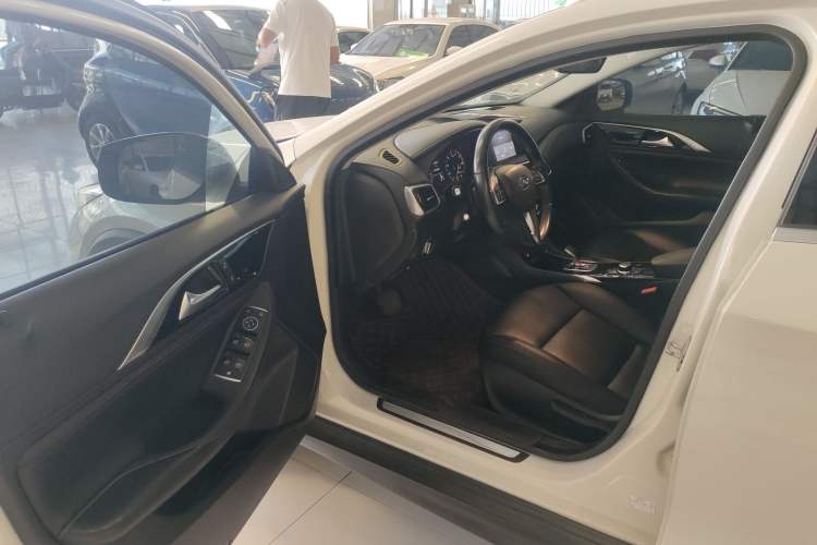 Used Infiniti QX30 2017 1.6T Two-Wheel-Drive Sport Edition
