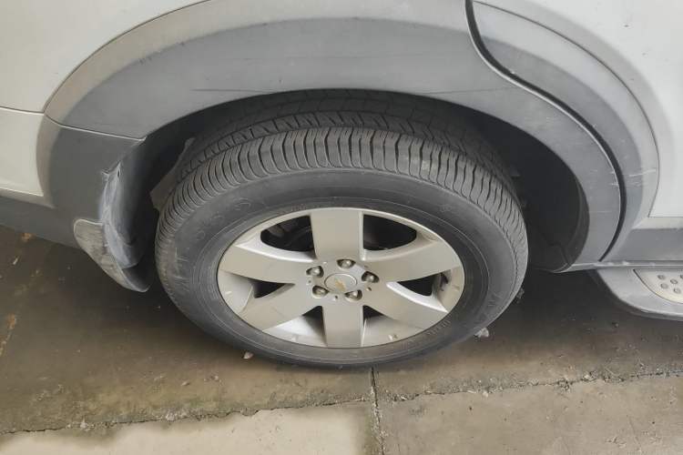 Used Chevrolet Captiva 2014 2.4L Two-Wheel Drive Urban Version 7 Seats Right Rear Wheel Hub