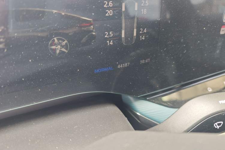 Used MG 7 2023 2.0T Automatic Hunter Luxury Edition Odometer Close Up