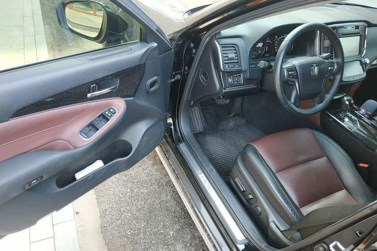 Used Toyota Crown 2018 2.0T Sport Edition
