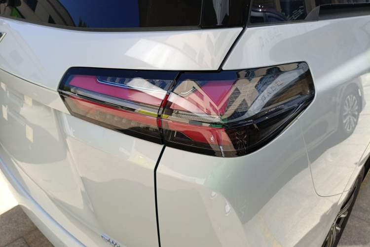 Used Wuling Wuling Starlight 730 2025 Model Pure Electric 500km Luxury Edition
