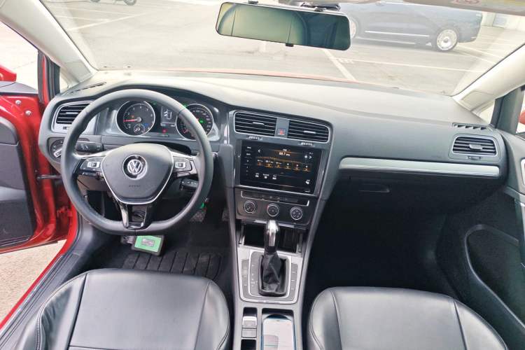 Used Volkswagen Golf 2020 200TSI DSG Comfortable and Ambitious Edition