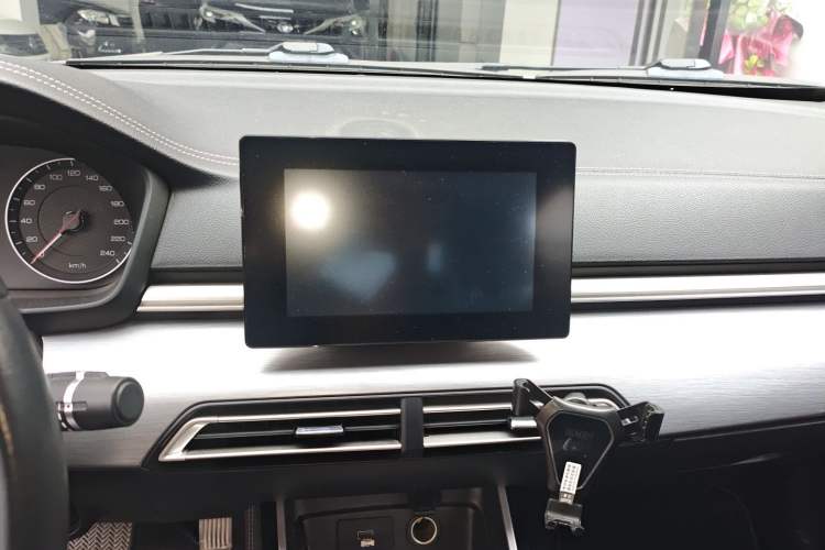 Used BYD Qin New Energy 2019 High-Range Luxury Model Audio And AC Panel