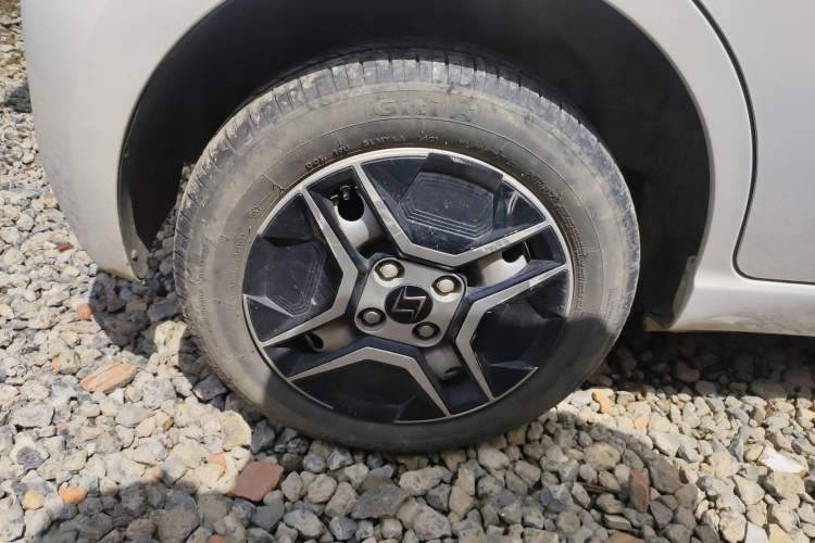 Used SOL E10X 2021 302 km Range Fashion Edition 31.4 kWh
