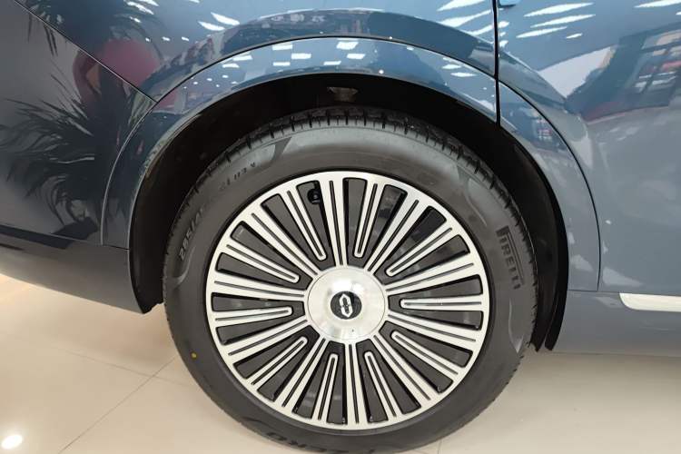 Used Hima AITO M9 2025 Extended-Range Max Version 52 kWh 6-Seater Edition
